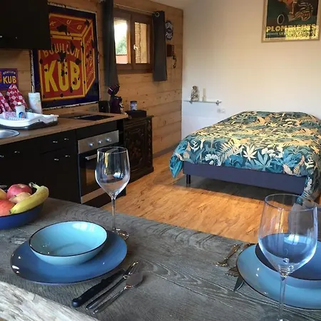 à Broc à 5 Minutes De Les Bains Casa vacanze *
