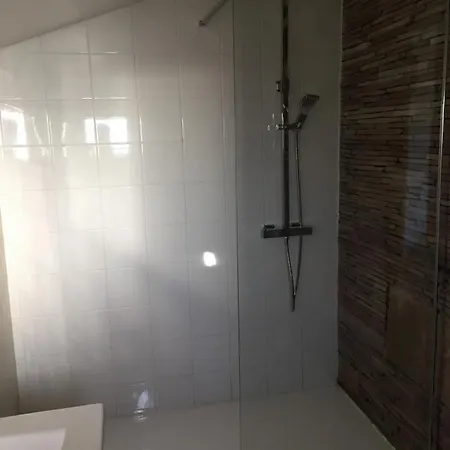 à Broc à 5 Minutes De Les Bains Casa vacanze *